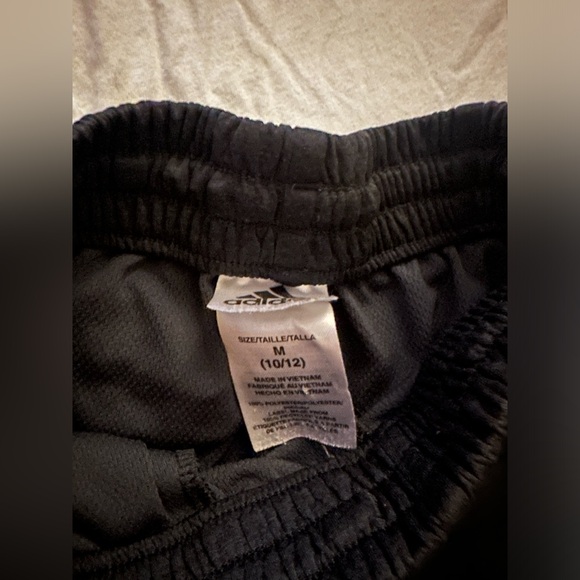 Boys Adidas Set. Size Medium. ❤️💙🤍 - Picture 2 of 4